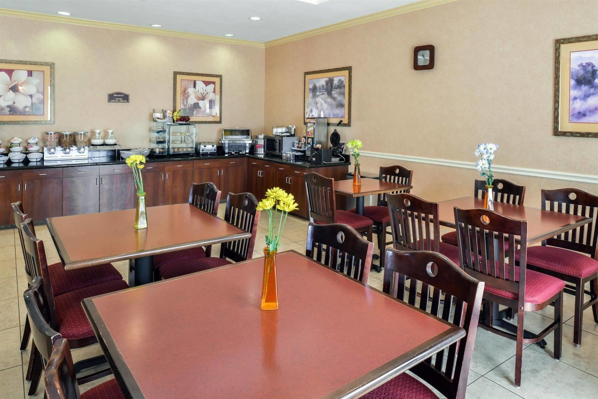 Americas Best Value Inn & Suites-Livingston Exterior photo